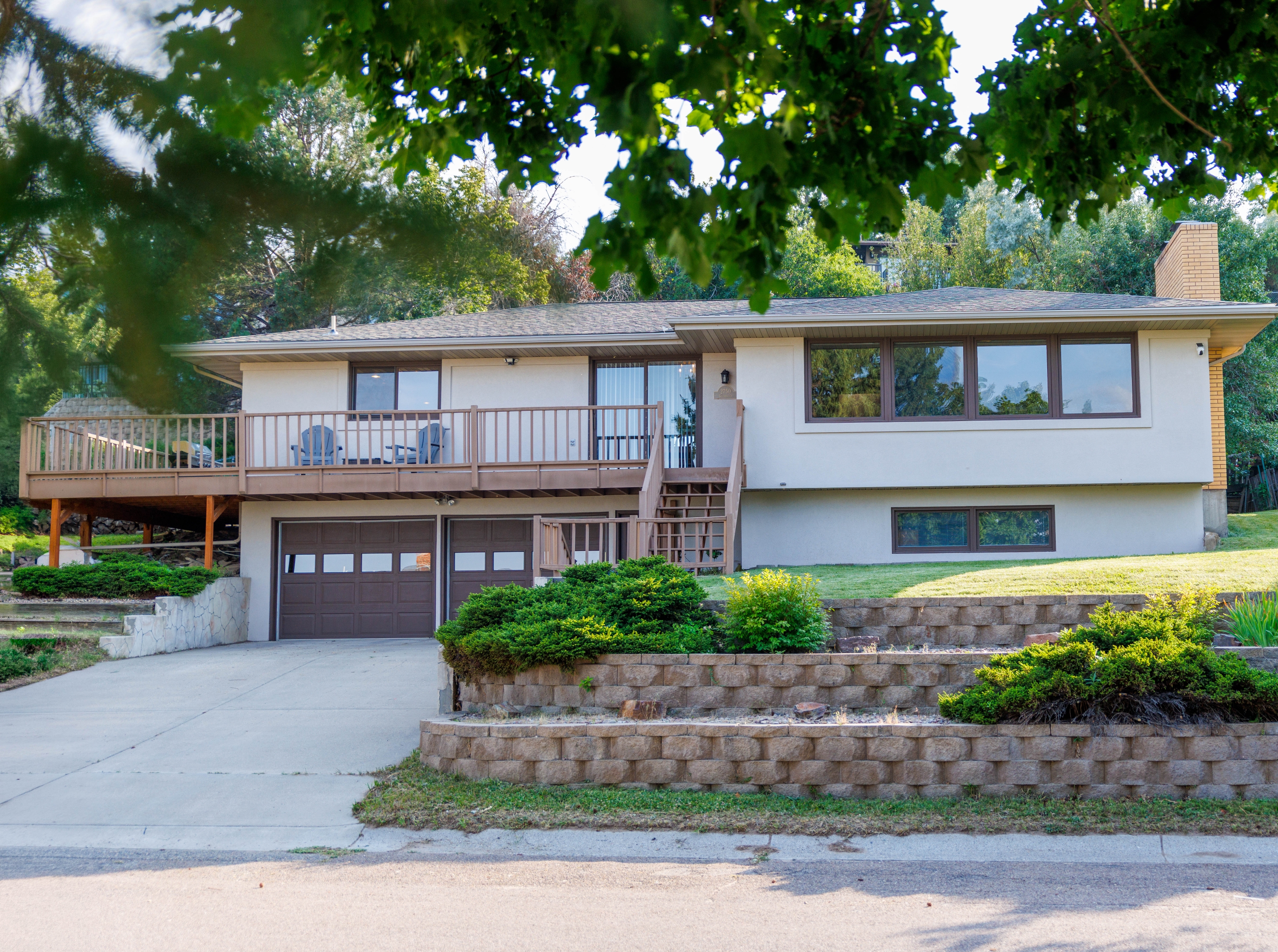 2750 Greenbriar Drive